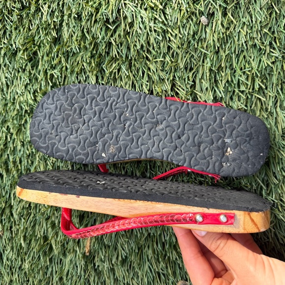 Red Floral Flip Flops - Picture 4 of 7